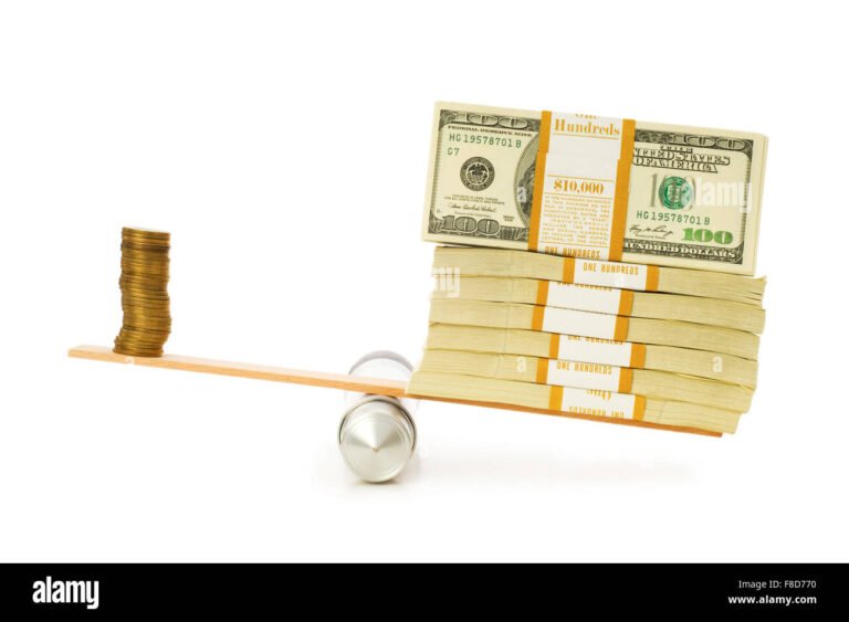 Cómo Se Calcula El Capital Contable Entre Pasivo Total Y Para Qué Sirve 2 balanza financiera con cuentas y monedas