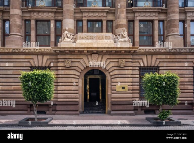 Banregio Es Banco Regional De Monterrey Y Qué Servicios Ofrece 2 banco moderno en monterrey mexico fachada