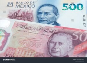billetes de libras esterlinas y pesos mexicanos