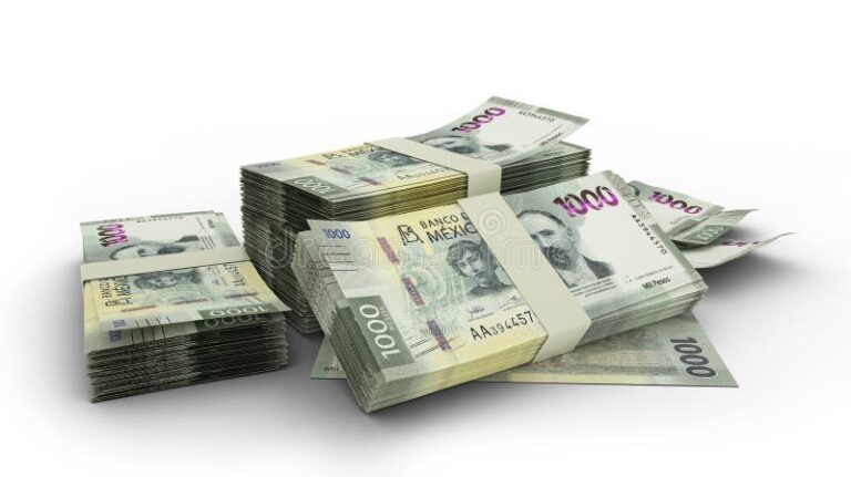 billetes mexicanos en pila ordenada