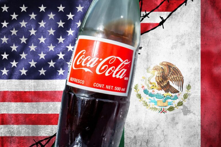 botellas de coca cola con banderas mexicanas