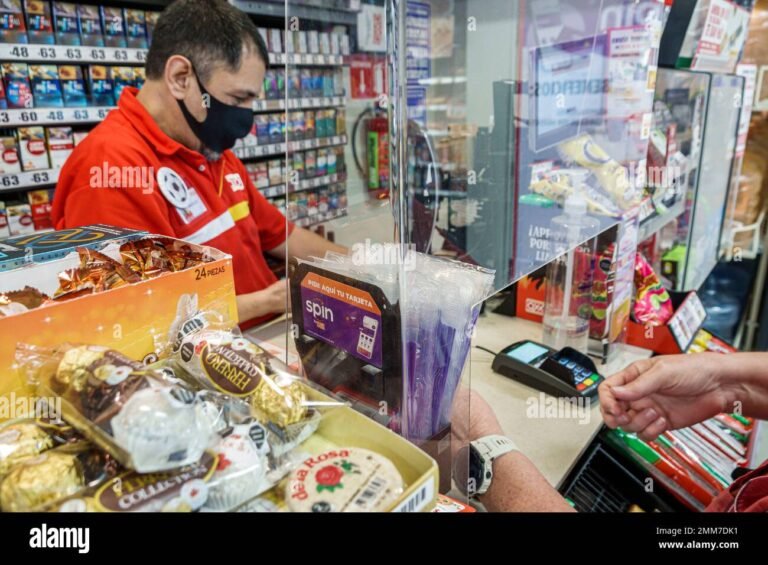 caja registradora oxxo con dinero efectivo