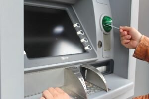 Cuánto Dinero Puedo Retirar en Cajeros Santander por Día 21 cajero automatico santander con billetes retirados