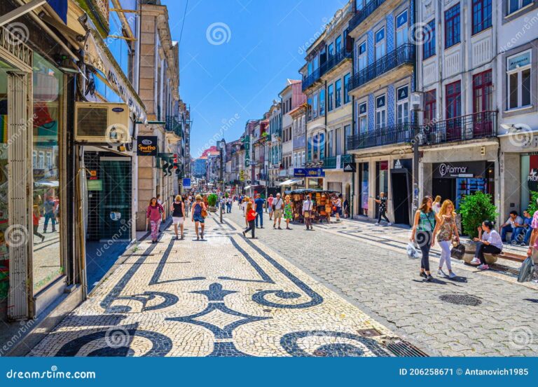 calles y arquitectura tipica de lomas santa catarina