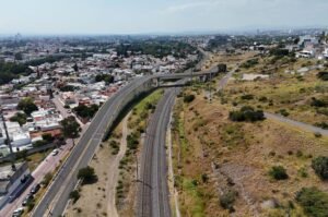 carretera entre ciudad de mexico y queretaro