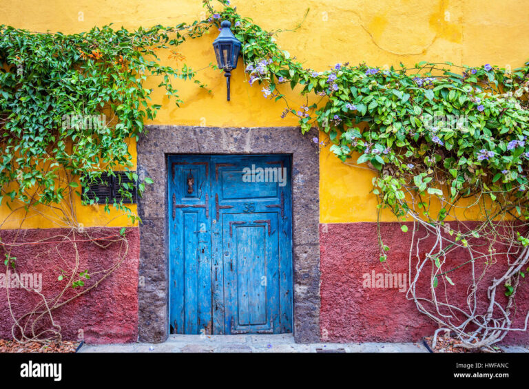 casa colonial colorida en san miguel de allende