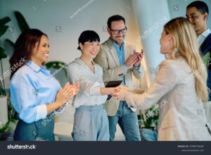contrato de socios celebrando creacion de empresa
