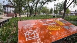 entrada principal plaza juarez san pedro garza garcia