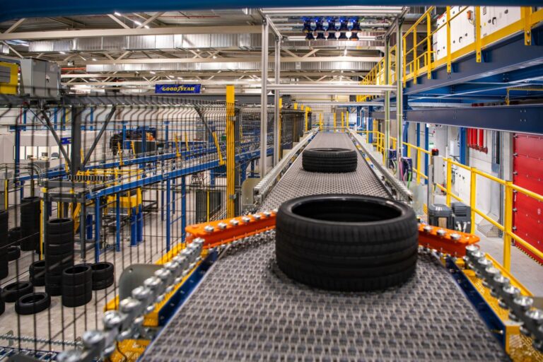fabrica de neumaticos goodyear en produccion