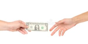 Cuáles Son Las Maneras Más Usuales De Decir Que Ya Depositaron 16 mano entregando dinero en efectivo