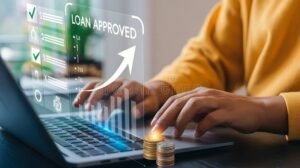 persona revisando finanzas en computadora portatil