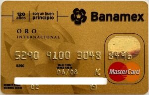 tarjeta banamex oro con simbolos financieros