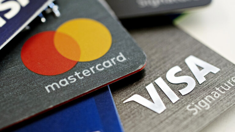 Cómo puedo identificar si mi tarjeta es Visa o Mastercard fácilmente 3 Cómo puedo identificar si mi tarjeta es Visa o Mastercard fácilmente